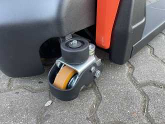 Carretilla elevadora segunda mano TOYOTA Tyro LHE150 | Demo unit - only 5 working hours ELEKTRO NIEDERHUBWAGENDEICHSEL (13044723)